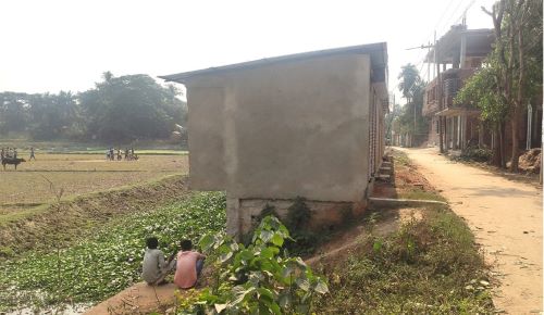 মাধবপুর পৌর এলাকায় সরকারি খালের উপর ঘর নির্মাণে ক্ষুব্ধ এলাকাবাসী