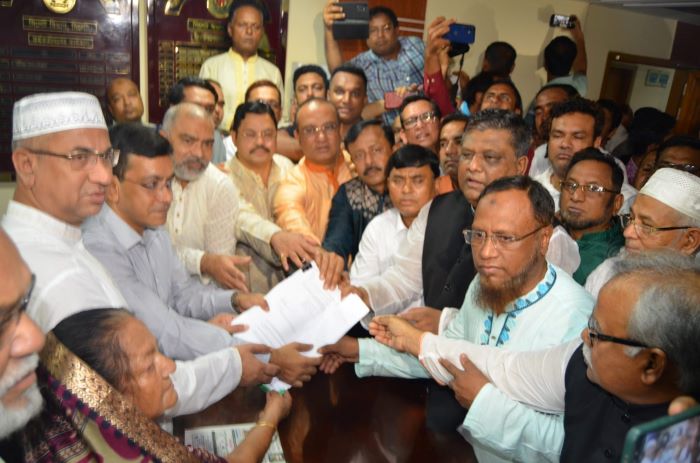Anwaruzzaman Chowdhury filed nomination papers