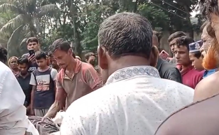 Road accident : Auto driver killed in Habiganj