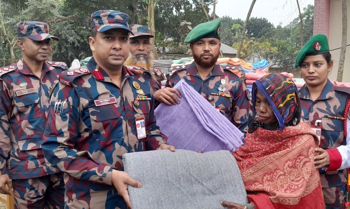 বিজিবির হবিগঞ্জ ব্যাটালিয়নের উদ্যোগে শীতার্তদের মাঝে শীতবস্ত্র বিতরণ