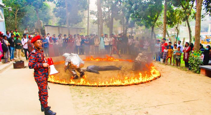 হবিগঞ্জ কৃষি বিশ্ববিদ্যালয়ে অগ্নি নিরাপত্তা নিশ্চিতকরণে বিশেষ অগ্নিনির্বাপণ মহড়া