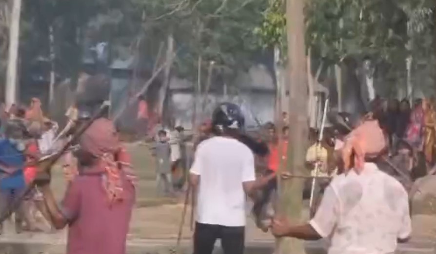 লাখাইয়ে টমটমে যাত্রী উঠা-নামা নিয়ে মসজিদের মাইকে ঘোষণা দিয়ে সংঘর্ষ || আহত অর্ধশত