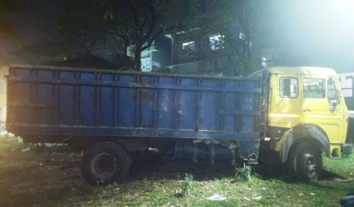 মহানগরীর আম্বরখানা এলাকা থেকে ৩৮৮ বোতল ফেনসিডিল সহ ৩ জনকে গ্রেফতার করেছে র‌্যাব