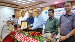 প্রাণিজ আমিষের উৎপাদন ও সরবরাহ নিশ্চিত করতে কাজ করে যাচ্ছেন ভেটেরিনারিয়ানরা