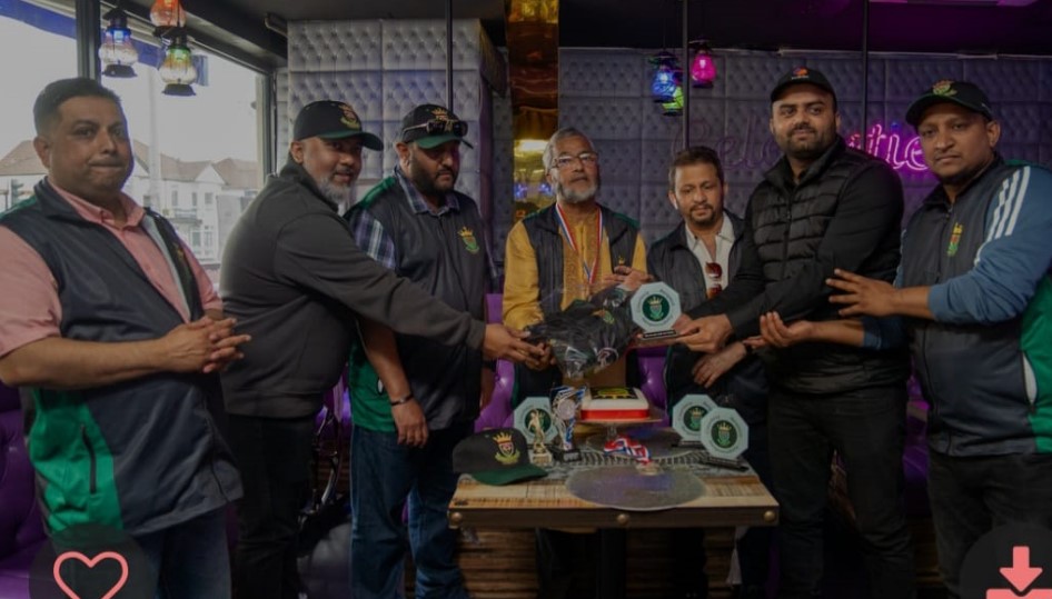 ব্রিটেনের কার্ডিফ ভিক্টোরিয়ানস স্পোর্টিং ক্লাবের জার্সি উন্মোচন ও ক্রেস্ট বিতরণ