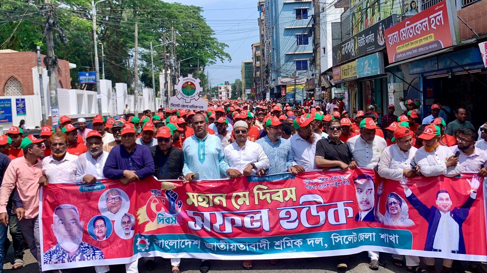 শ্রমিকরা ফ্যাসিস্ট শাসকগোষ্ঠীর হাতে এখনও চরম বৈষম্যের শিকার : মে দিবসে কাইয়ুম চৌধুরী