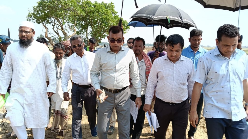 শাল্লায় বেড়িবাঁধ নির্মাণ কাজের গতি বৃদ্ধি করতে নির্দেশ দিলেন অতিরিক্ত সচিব আব্দুল লতিফ মোল্লা