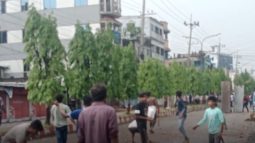 হবিগঞ্জে ইজিবাইকে যাত্রী উঠানো নিয়ে দুই এলাকাবাসীর সংঘর্ষে পুলিশ সহ আহত ৩০