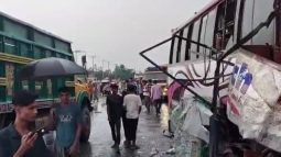 বাহুবলে দুই বাসের মুখোমুখি সংঘর্ষ || চালক সহ ২ জন নিহত আহত ১০ জন