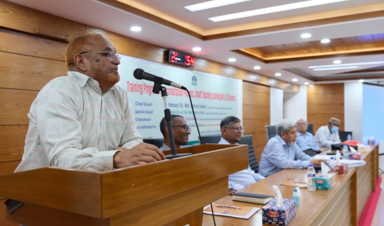 স্মার্ট প্রযুক্তি নির্ভর ফলাফল ভিত্তিক শিক্ষায় দক্ষতা অর্জন করতে হবে : সিকৃবি উপাচার্য