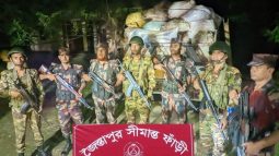 জৈন্তাপুরে ১৯ বিজিবি ও সেনাবাহিনীর অভিযানে প্রায় ৬৮ লাখ টাকার কফি জব্দ