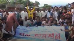 সিলেটের পাথর কোয়ারি খুলে দেওয়ার দাবিতে কর্মবিরতি অনশন ও অবস্থান কর্মসূচি