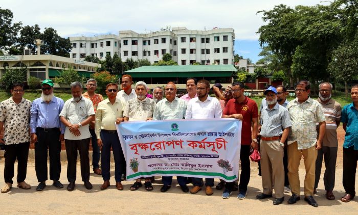 জুলাই গণঅভ্যুত্থানের বর্ষপূর্তি উপলক্ষে সিকৃবিতে বৃক্ষরোপণ কর্মসূচি উদ্বোধন