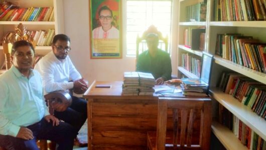 যুব উন্নয়ন ডিডির বীর মুক্তিযোদ্ধা শ্রী রবীন্দ্র চন্দ্র দাস গ্রন্থাগার পরিদর্শন