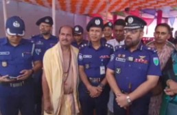 Sylhet Range DIG visits various puja mandap in Sunamganj