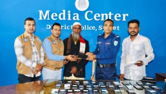 সিলেটে পুলিশের তৎপরতায় ৬৭ জন ফিরে পেলেন হারানো মোবাইল