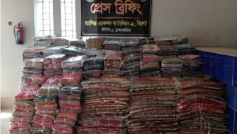 আখাউড়ায় ৭২ লাখ টাকার ভারতীয় শাড়ি ও থ্রি পিস আটক করেছে র‌্যাব