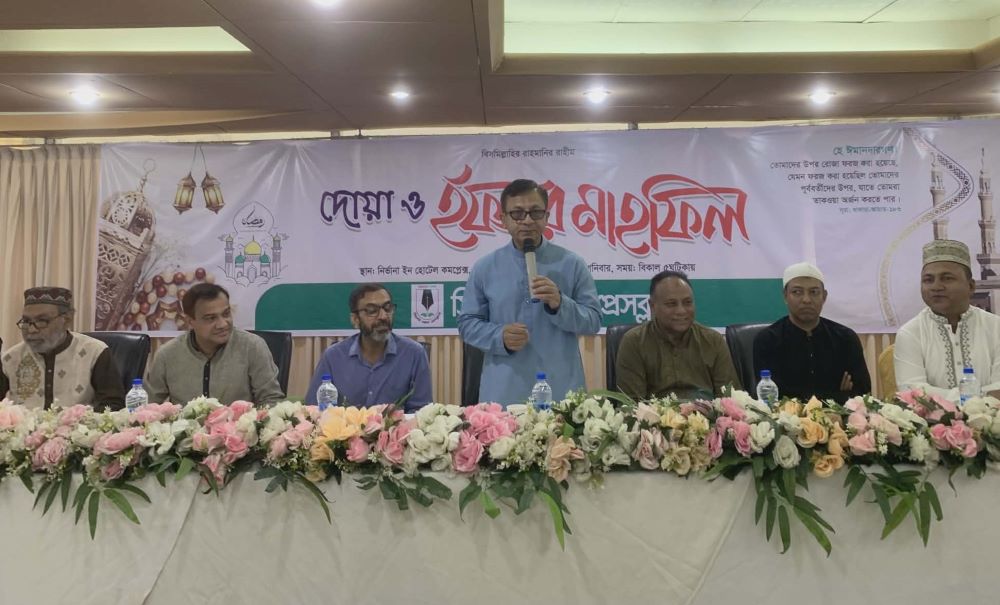 সিলেট জেলা প্রেসক্লাবের ইফতারে যোগ দিলেন মন্ত্রী প্রশাসক সাংসদ রাজনীতিক কূটনীতিক সাংবাদিক