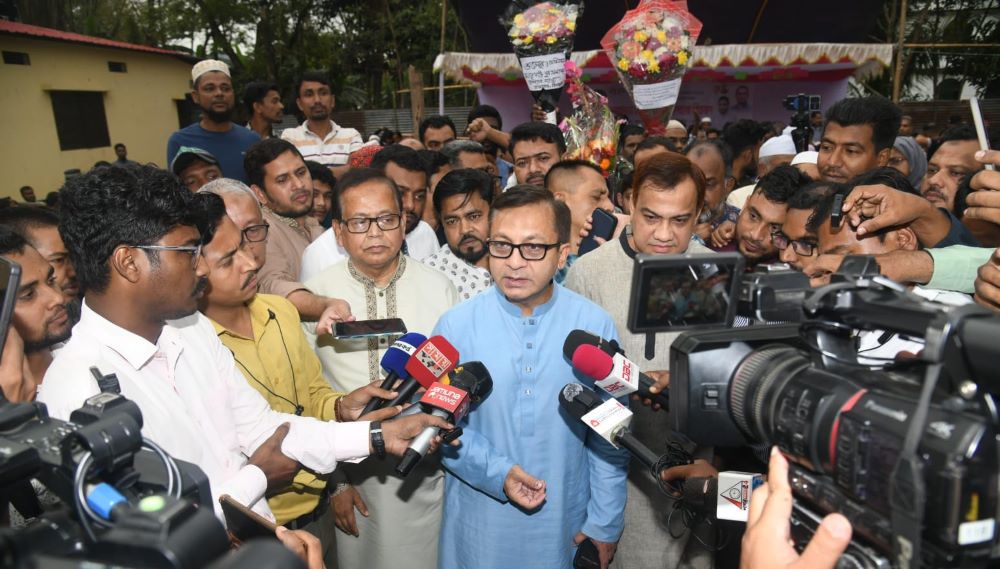 ঈদ যাত্রায় জ্বালানি তেলের মূল্য বৃদ্ধির প্রভাব পড়বে না : বাণিজ্য ও শিল্প মন্ত্রী