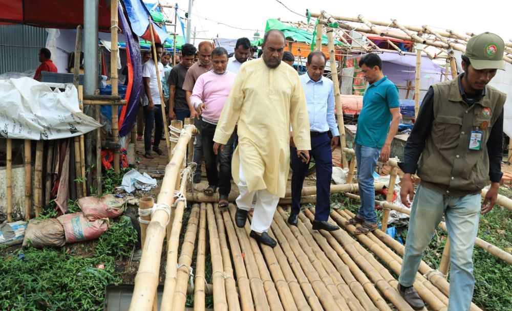 ঝড়ে ক্ষতিগ্রস্ত মহানগরীর হকার্স শেড দ্রুত সংস্কারের আশ্বাস সিসিক প্রশাসকের