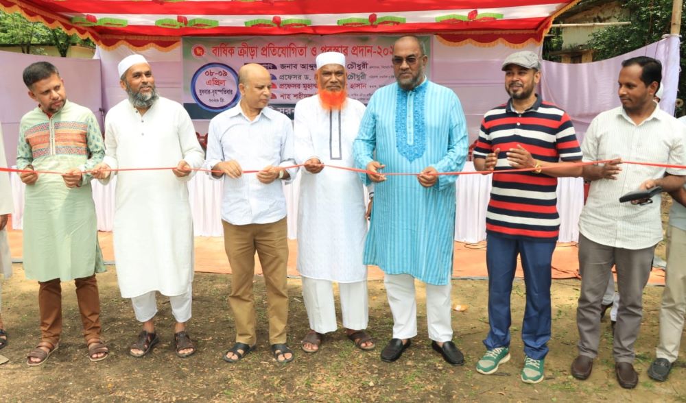 আলিয়া মাদরাসা মাঠ সংস্কারে উদ্যোগ নেওয়ার আশ্বাস দিলেন সিসিক প্রশাসক