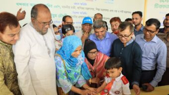 সরকার জনস্বাস্থ্যের বিষয়টিকে অত্যন্ত গুরুত্ব দিয়ে দেখছে : বাণিজ্যমন্ত্রী