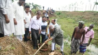 খাল খননে অর্থনৈতিকভাবে লাভবান হবেন কৃষকরা : শ্রমমন্ত্রী আরিফ