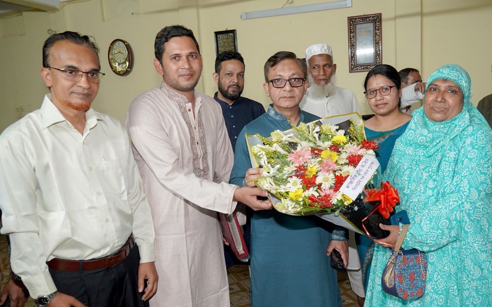 সিলেটে বাণিজ্যমন্ত্রীর সাথে উপপ্রধান তথ্য অফিসারের সৌজন্য সাক্ষাৎ