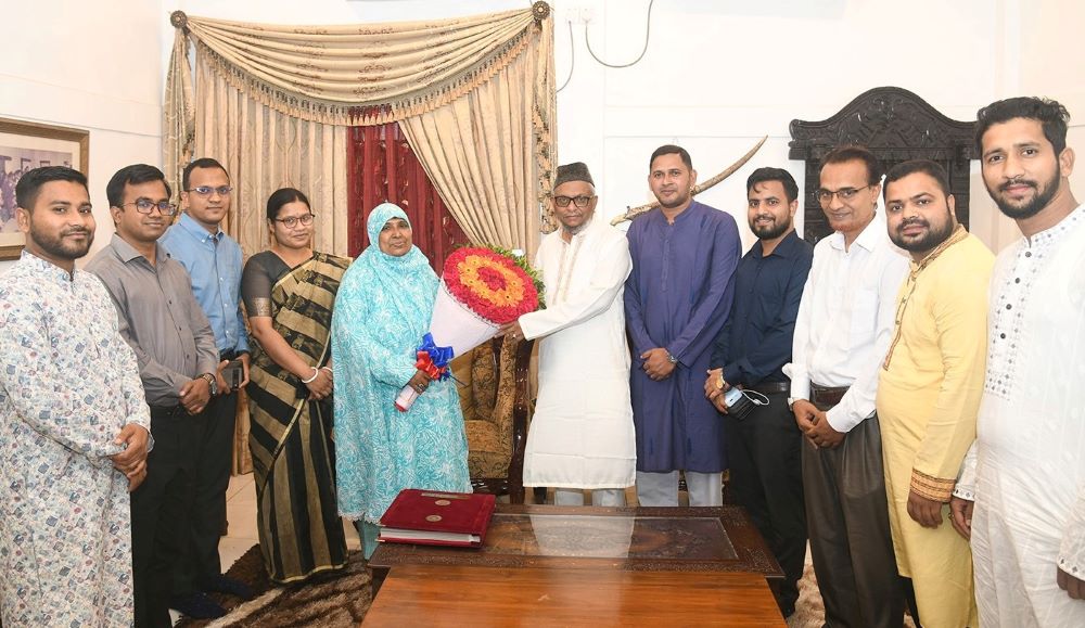 মন্ত্রী আরিফুল হক চৌধুরীর সাথে উপপ্রধান তথ্য অফিসারের সৌজন্য সাক্ষাৎ