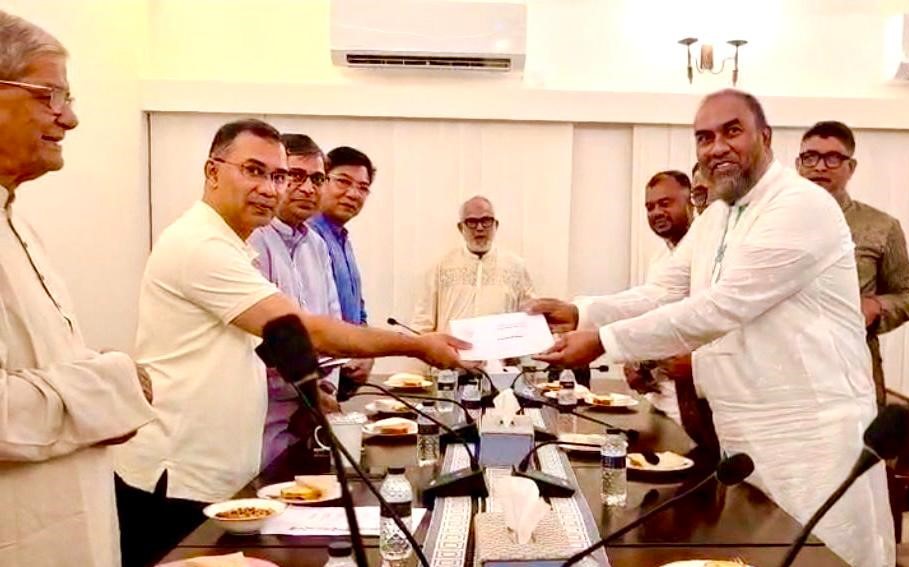 Prime Minister Provides Tk 4.135 Million for SCC Cleanliness Workers