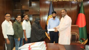 কর্মরত অবস্থায় মারা যাওয়া সিসিকের দুই কর্মীর পরিবার পেলো ১৬ লাখ টাকা
