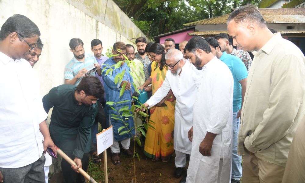 শিক্ষার উন্নয়নে নতুন ভবন নির্মাণ ও শিক্ষা উপকরণ প্রদানের আশ্বাস আরিফের