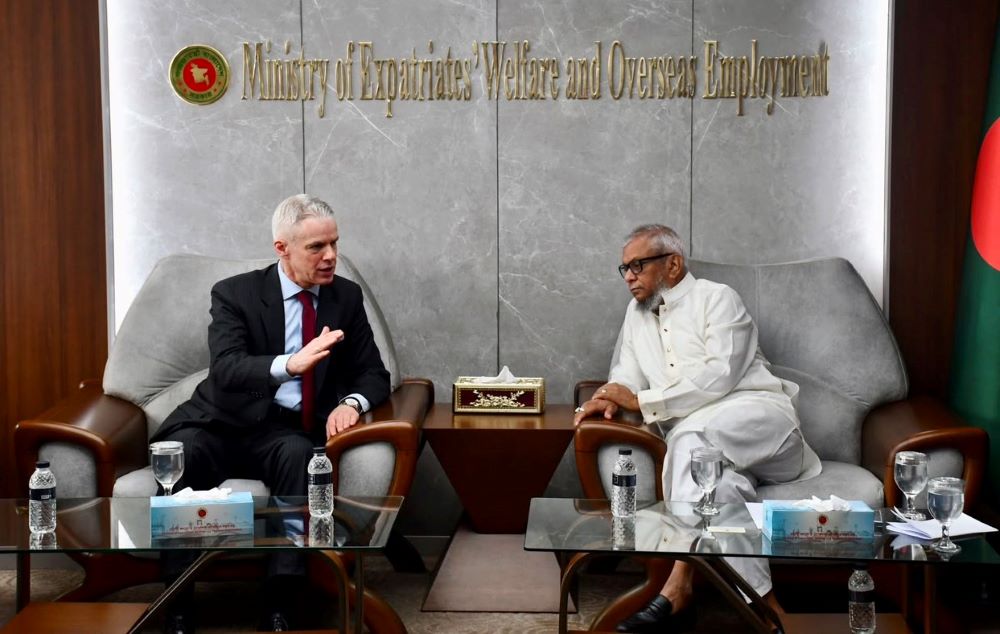সরকার নিরাপদ কর্মপরিবেশ ও দক্ষতা উন্নয়নকে সর্বোচ্চ অগ্রাধিকার দিচ্ছে : আরিফ