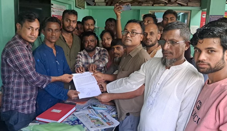 অটোরিকশা শ্রমিক ইউনিয়ন হুমায়ুন রশিদ চত্বর উপ পরিষদের স্মারকলিপি