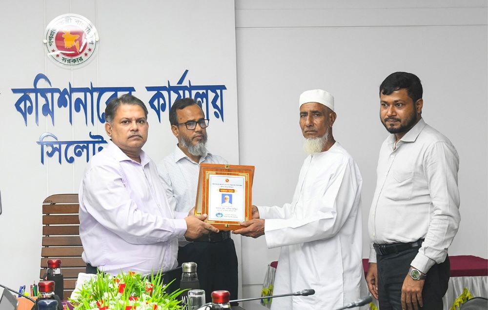 পরিবেশ রক্ষায় ব্যক্তি উদ্যোগ সমাজে ইতিবাচক পরিবর্তনের পথ দেখায় : বিভাগীয় কমিশনার