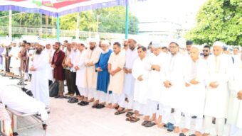 আব্দুস সাত্তার ও সুরাইয়া বেগমের জানাজায় মানুষের ঢল || দাফন সম্পন্ন