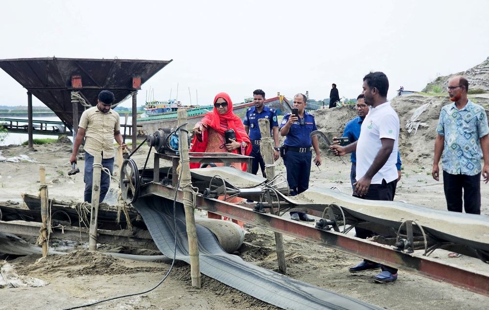 জাফলং-ডাউকি ইসিএ এলাকায় ড্রেজার ও এক্সকেভেটর সহ বিপুল সরঞ্জাম ধ্বংস