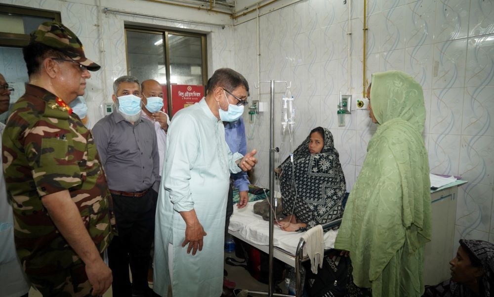 সরকারি হাসপাতালকে দালালমুক্ত করতে কঠোর পদক্ষেপ নিচ্ছে সরকার : স্বাস্থ্য মন্ত্রী