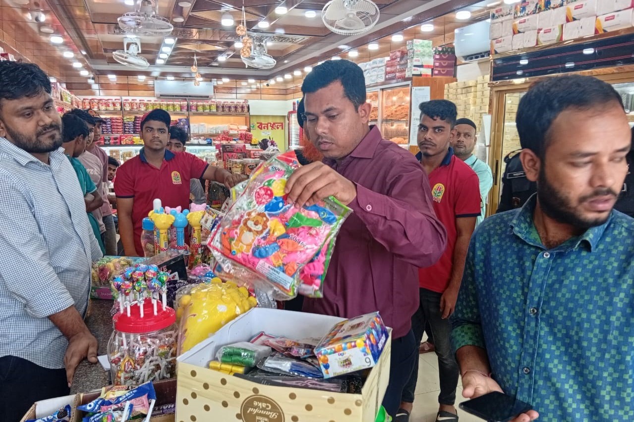 র‌্যাব ও ভোক্তা অধিকার সংরক্ষাণ অধিদপ্তরের অভিযানে ৫ প্রতিষ্ঠানকে জরিমানা