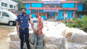 জৈন্তাপুরে পুলিশের অভিযানে ১ কোটি ৩০ লাখ টাকার ভারতীয় শাড়ি সহ গ্রেফতার ১
